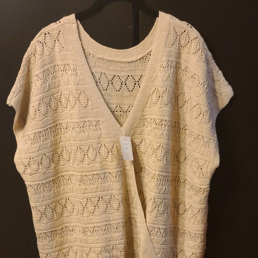 Maurices Plus Size 2 Solid Open Stitch Reversible V Neck Sweater NWT